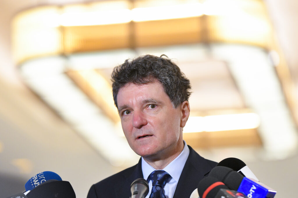nicusor-dan-saluta-raportul-fitch-si-anunta-progrese-in-indeplinirea-jaloanelor-din-pnrr:-romania-se-stabilizeaza-financiar