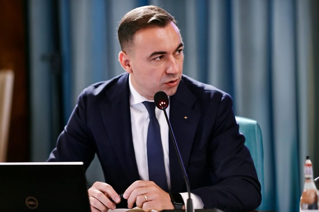 video-|-bogdan-ivan:-am-plecat-dintr-un-satuc-cu-300-de-oameni.-in-romania-poti-reusi-daca-muncesti