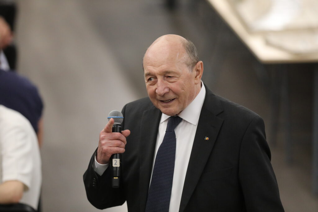 bolojan-a-blocat-lucrurile-ca-nu-vrea-cu-psd-ul.-basescu-spune-ca-solutia-pentru-blocajul-politic-este-refacerea-coalitiei-pentru-cateva-luni