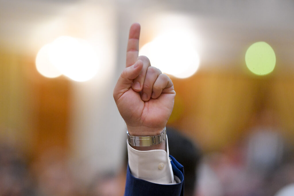 senatul-da-testul-pe-legi-disputate-intre-pnl-si-psd,-jaloane-in-pnrr