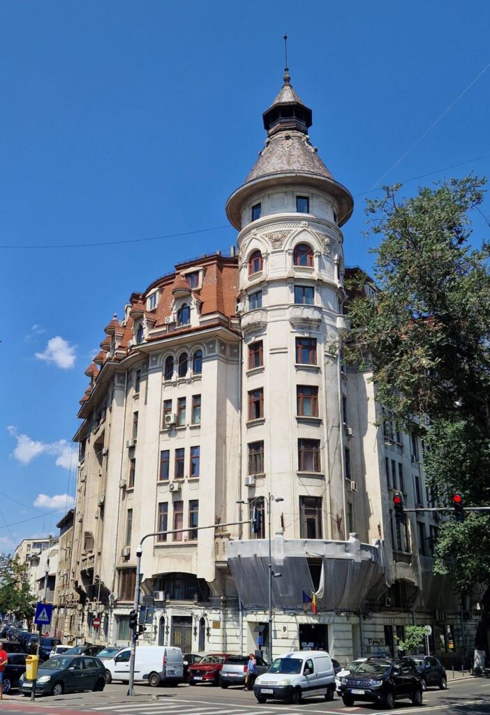 una-dintre-cele-mai-cunoscute-cladiri-din-bucuresti-intra-in-reabilitare-dupa-100-de-ani