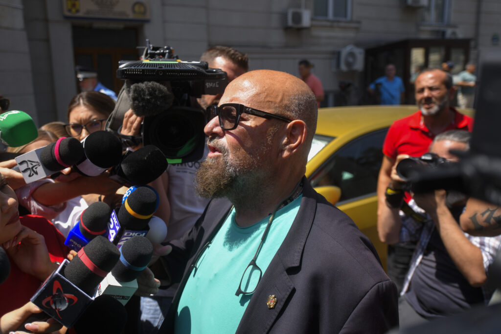 piedone-il-reclama-la-dna-pe-prefectul-de-timis-pentru-ca-l-a-mentinut-pe-dominic-fritz-in-functie