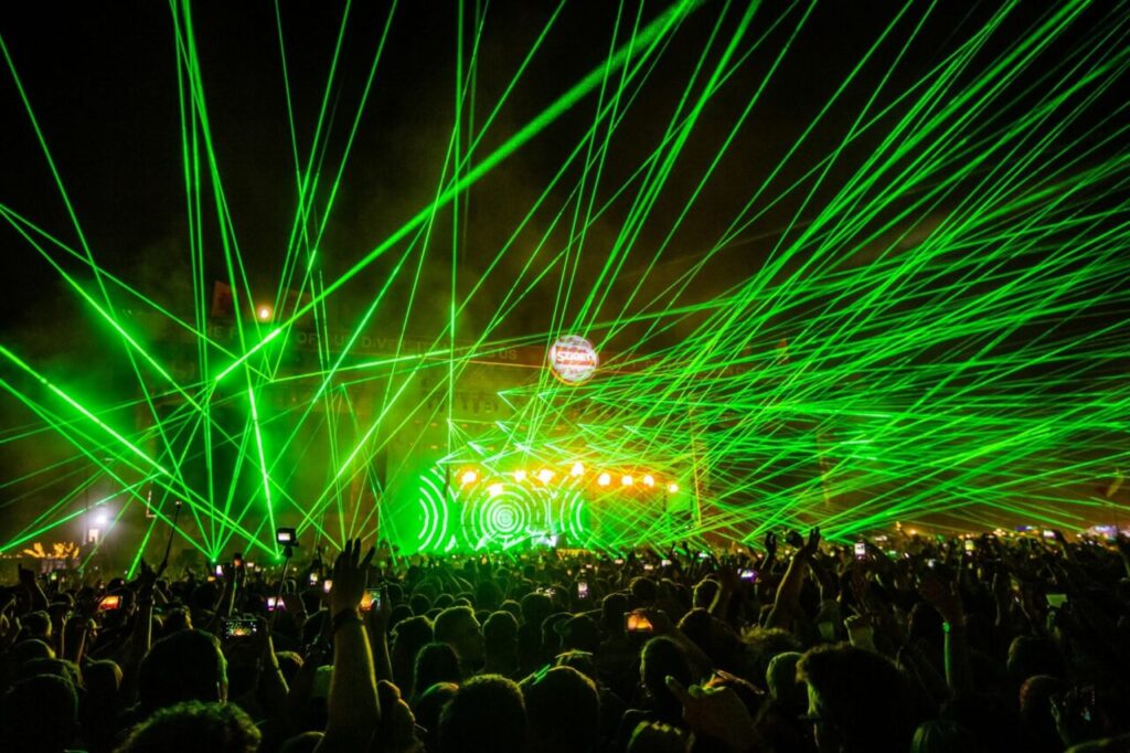 cum-se-va-desfasura-un-festival-muzical-cu-lumini-in-ungaria-fara-a-depinde-de-reteaua-publica,-in-ciuda-crizei-energetice