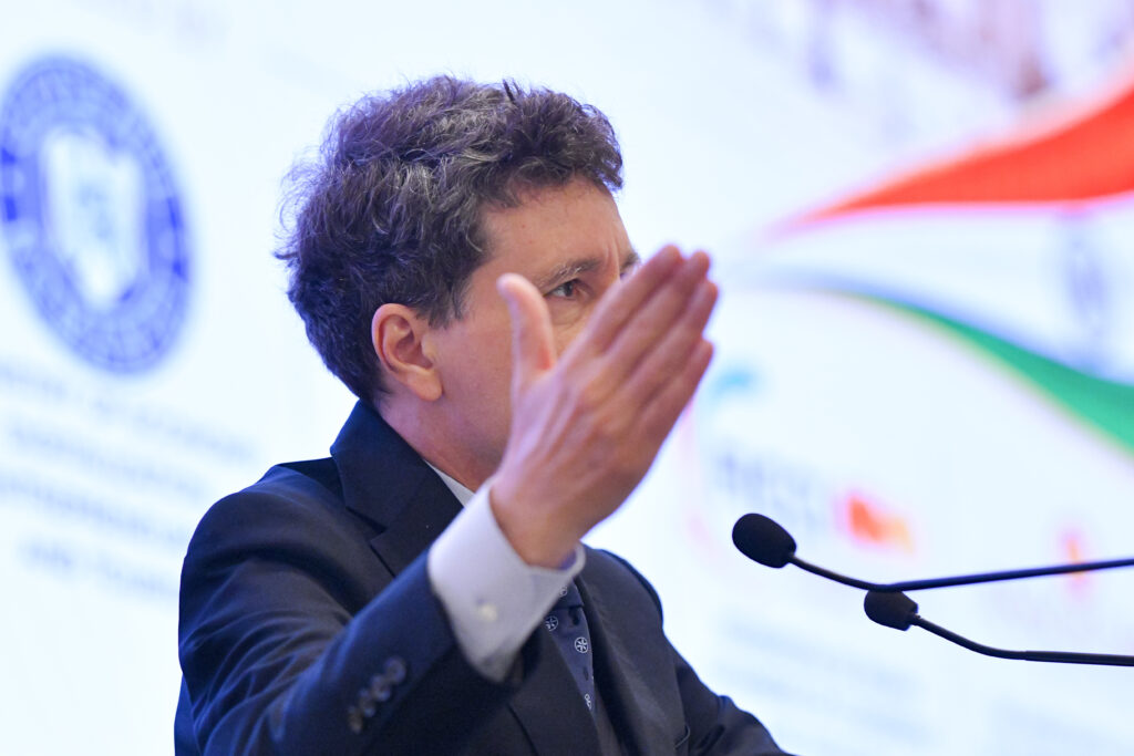 mesaj-puternic-al-lui-nicusor-dan-catre-partide-dupa-verdictul-moodys:-renuntati-la-agendele-politice-si-la-discursul-electoral