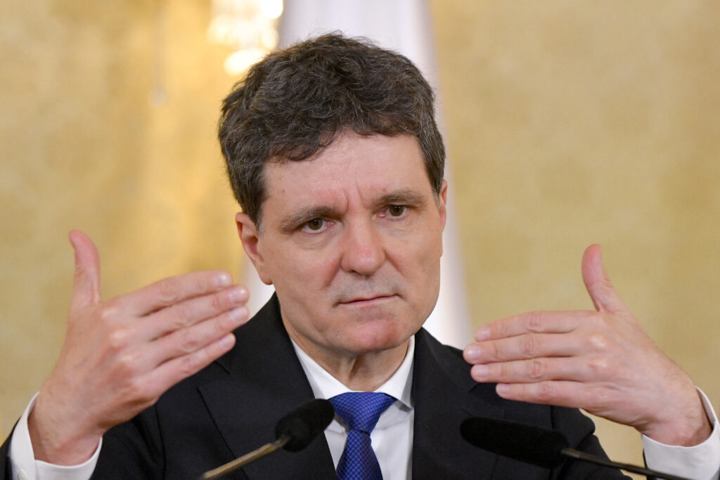 nicusor-dan-readuce-aderarea-la-euro-in-prim-plan-dupa-decizia-moodys:-exista-un-acord-de-principiu-intre-partide