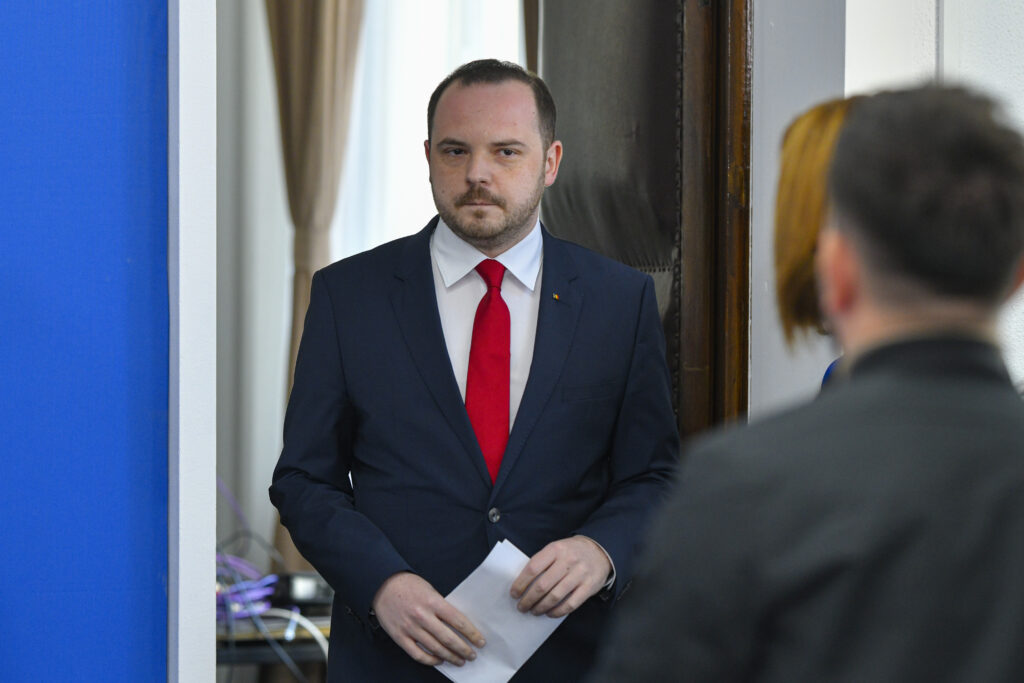 alexandru-rogobete,-dupa-atacul-din-cluj:-o-minciuna-distribuita-de-un-milion-de-ori-ramane-o-minciuna