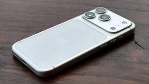 asa-arata-acumulatorul-iphone-18-pro-max,-mai-voluminos-si-fara-tehnologie-siliciu-carbon.-noile-capacitati,-confirmate