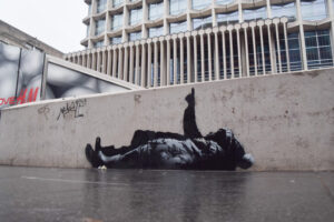 banksy-ii-costa-scump-pe-britanici:-trei-opere-au-generat-cheltuieli-de-aproape-150.000-de-lire-pentru-a-fi-indepartate
