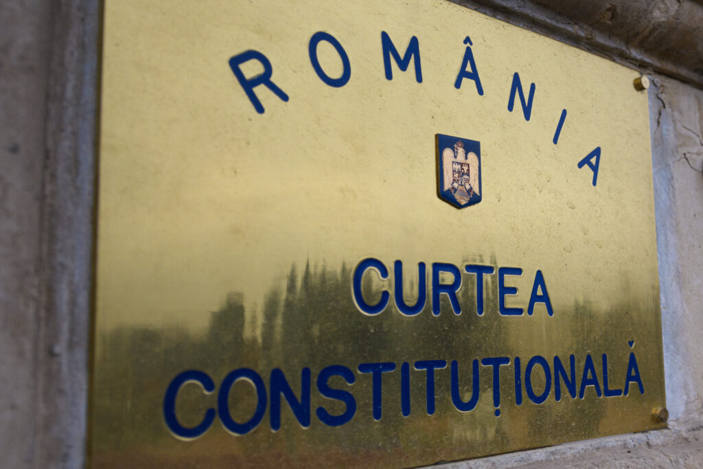 ccr-dezbate-astazi-sesizarile-la-noua-lege-ani.-nicusor-dan,-pnl-si-usr-au-contestat-o