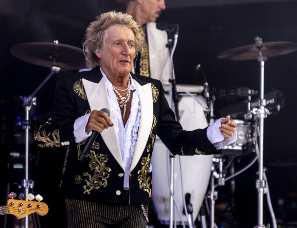 sir-rod-stewart-isi-anuleaza-restul-turneului-de-adio-dupa-o-interventie-la-inima