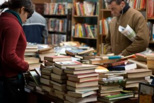 cartea-iese-din-librarie-si-ajunge-in-cartier.-gradina-cu-carti,-primul-targ-de-carte-in-aer-liber-din-sectorul-6