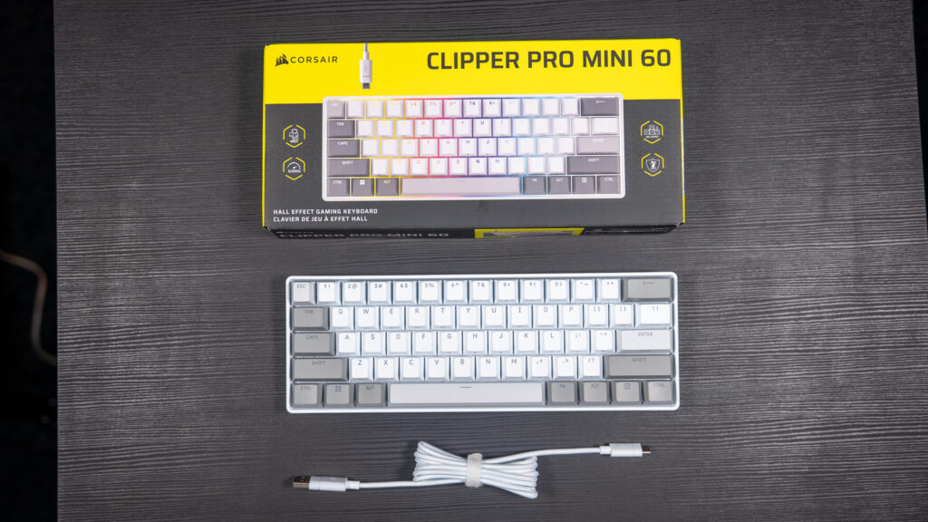 corsair-clipper-pro-mini-60-–-o-tastatura-cat-o-cutie-de-pringles-(review)