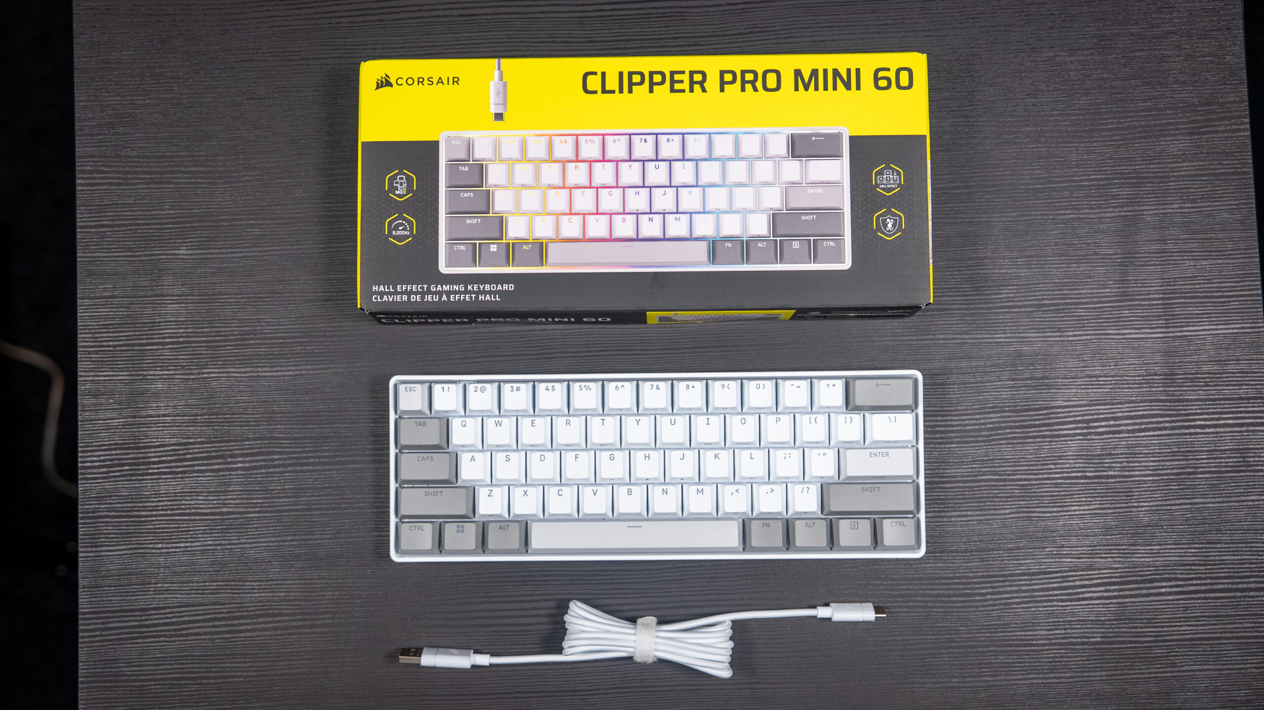 corsair-clipper-pro-mini-60-–-o-tastatura-cat-o-cutie-de-pringles-(review)