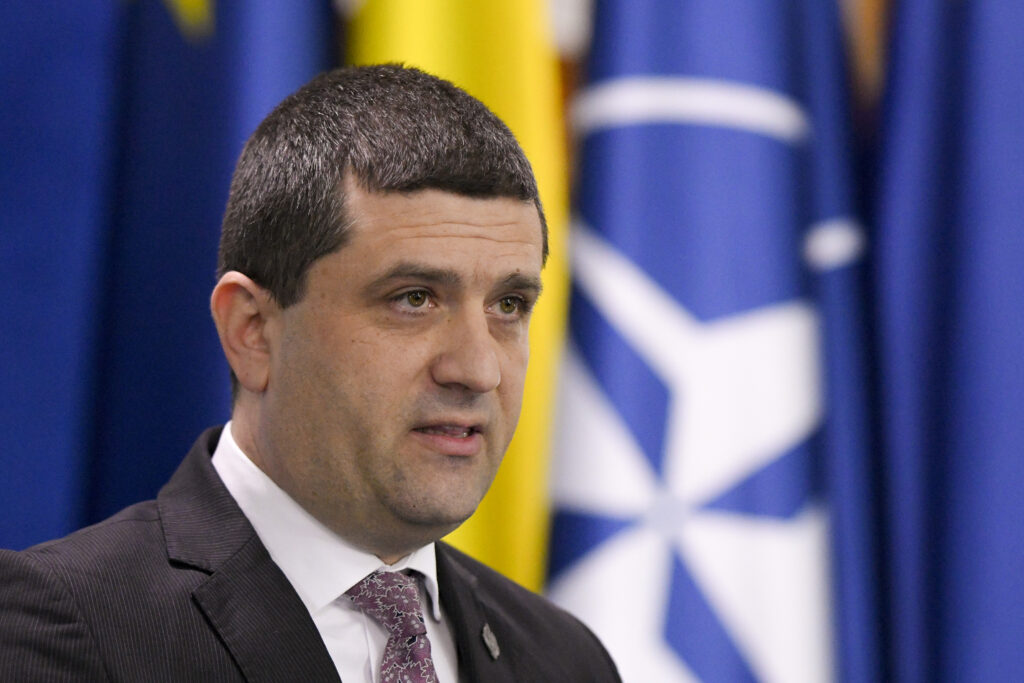 se-poate-ca-pe-grindeanu-sa-l-macine-niste-vinovatie.-miruta-sustine-ca-un-proiect-coordonat-de-liderul-psd-privind-un-debit-mai-mare-de-apa-a-fost-tinut-la-sertar