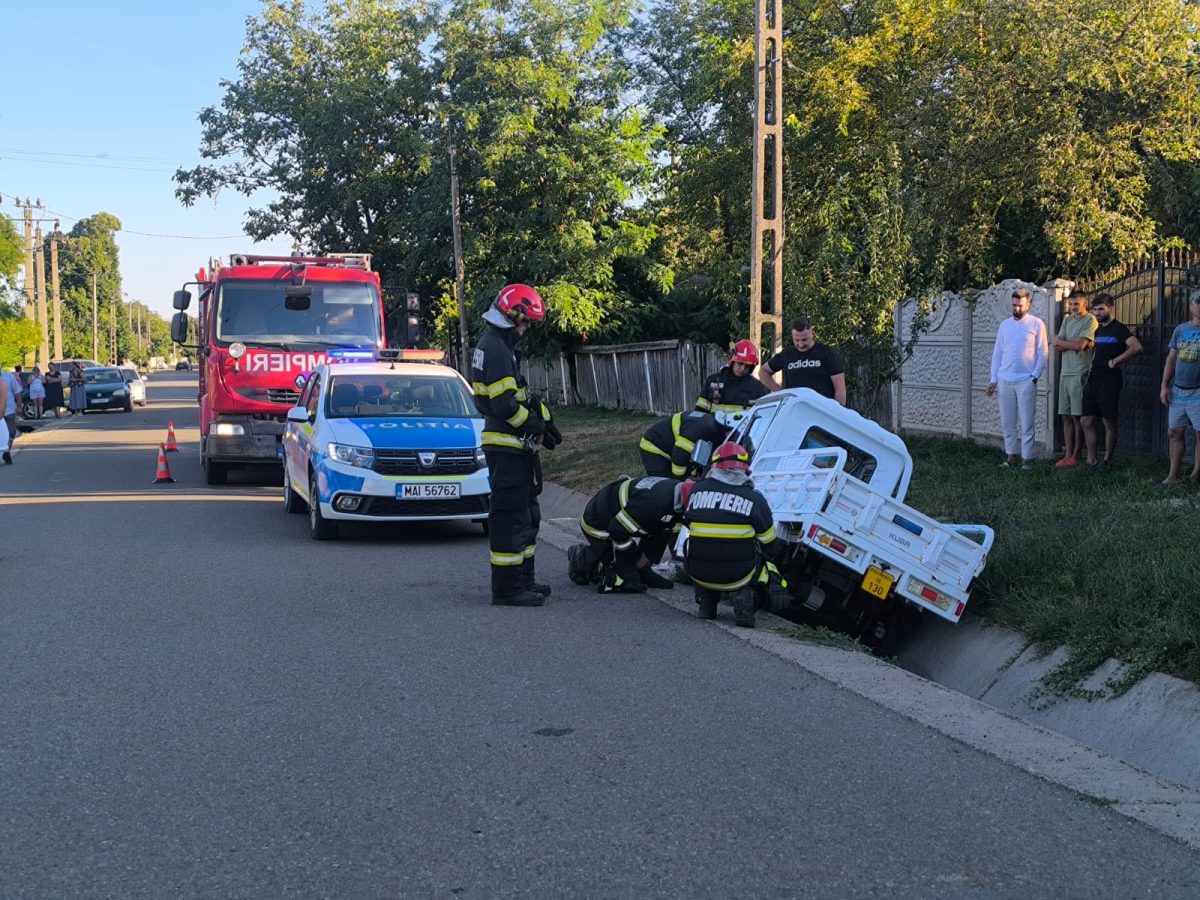 accident-rutier-in-ruginoasa.-un-autoturism-a-intrat-intr-un-cap-de-pod