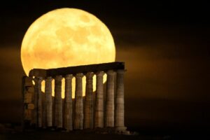 luna-plina-transforma-monumentele-greciei-intr-o-uriasa-scena-culturala.-intrare-gratuita-la-126-de-obiective