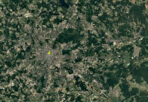 moscova,-vizata-de-un-nou-atac-masiv-cu-drone-rusia-sustine-ca-peste-600-de-aparate-au-fost-lansate-spre-capitala.-incendii-si-raniti-in-regiune