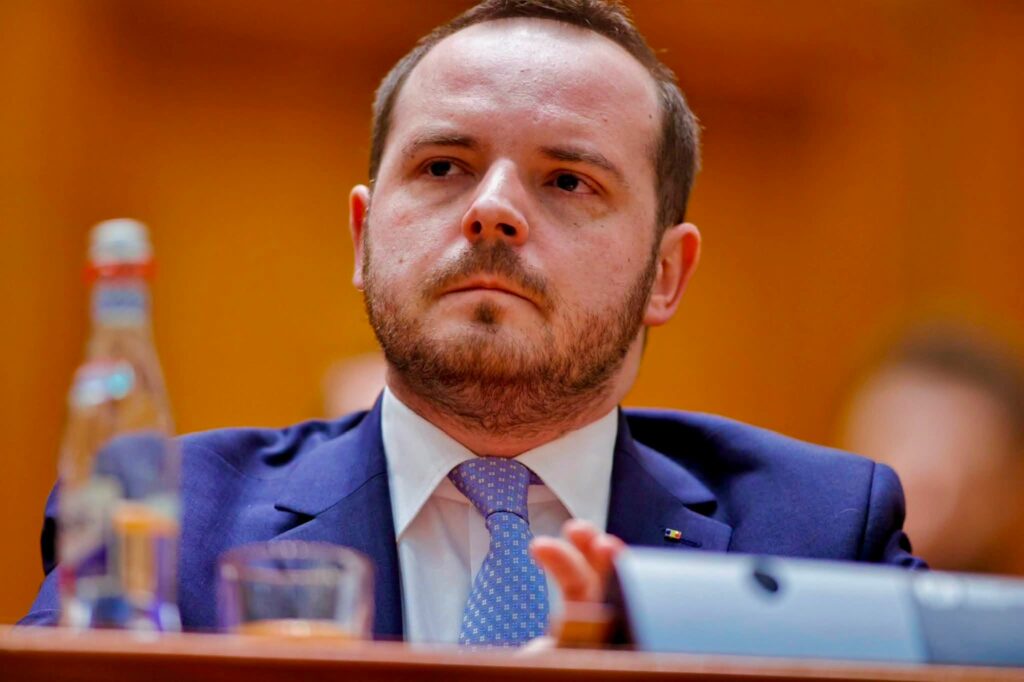 ce-spune-fostul-ministru-al-sanatatii-despre-legea-salarizarii.-rogobete:-legea-actuala-este-mai-slaba