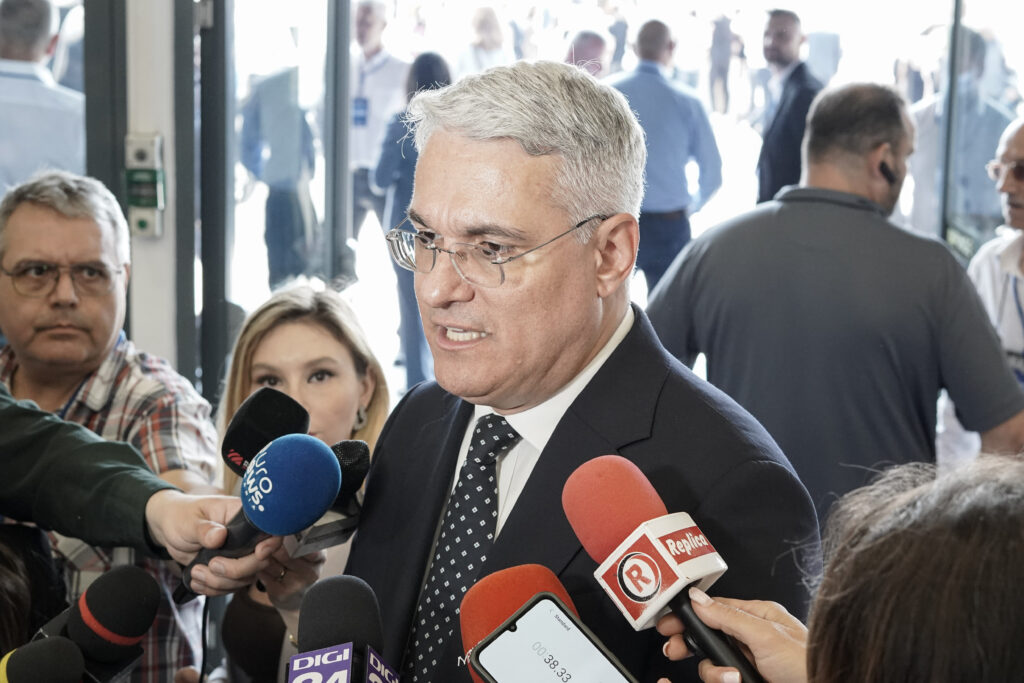 dupa-oana-gheorghiu,-si-dragos-pislaru-isi-asuma-public-mandatul-de-presedinte-al-unei-filiale-pnl-din-capitala
