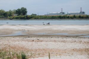 ungaria-reporneste-un-reactor-al-centralei-paks