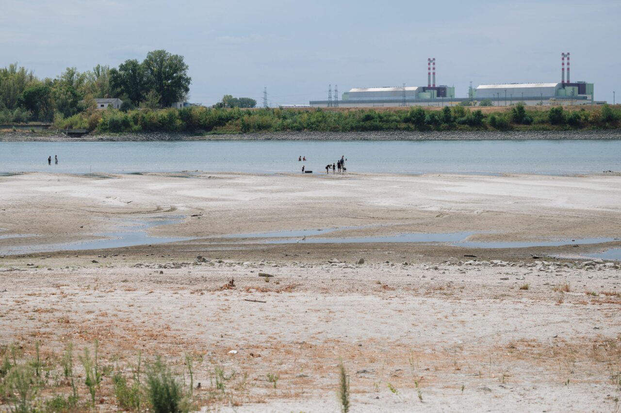 ungaria-reporneste-un-reactor-al-centralei-paks