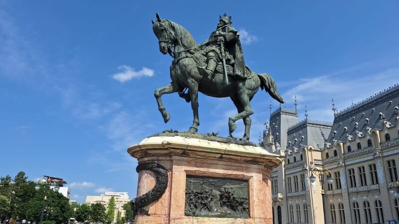 restaurarea-statuii-ecvestre-a-lui-stefan-cel-mare:-primaria-iasi-aloca-peste-570000-de-lei-pentru-lucrari-suplimentare.-au-fost-identificate-noi-probleme-la-monument