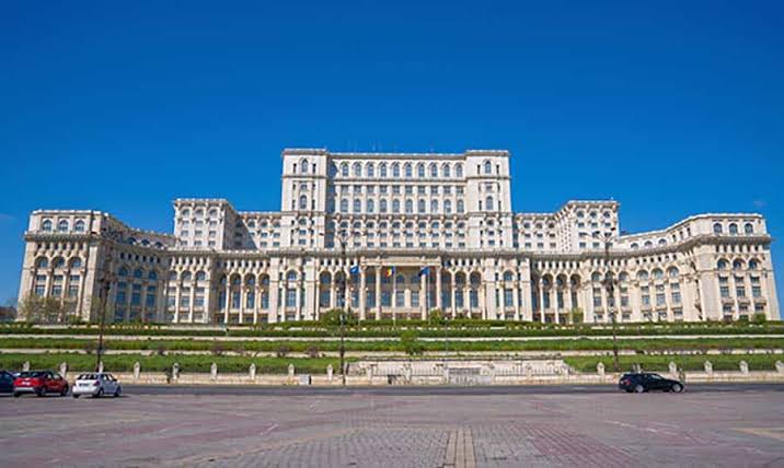 parlamentul-se-reuneste-luni-in-sesiune-extraordinara-alesii-dau-votul-decisiv-pentru-legile-pnrr.-ce-propuneri-are-pe-masa-legislativul