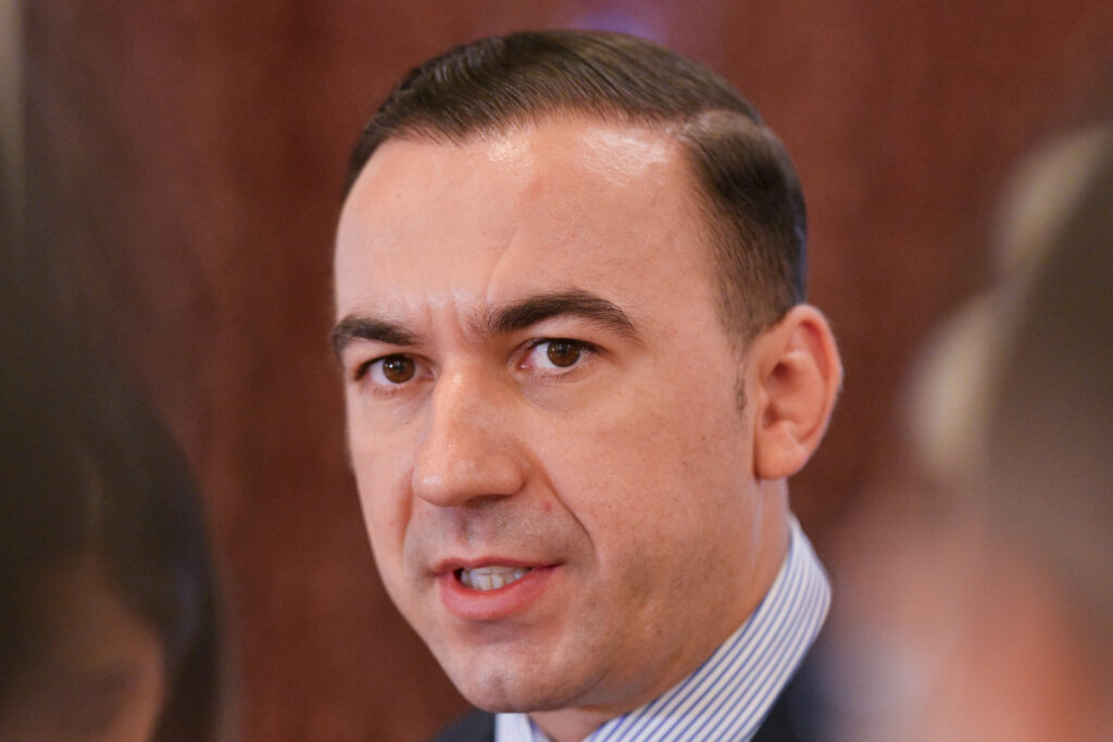 bogdan-ivan:-grupul-de-la-turceni-va-fi-repornit-luni.-situatia-de-la-cernavoda,-gestionata-cu-foarte-mare-amatorism