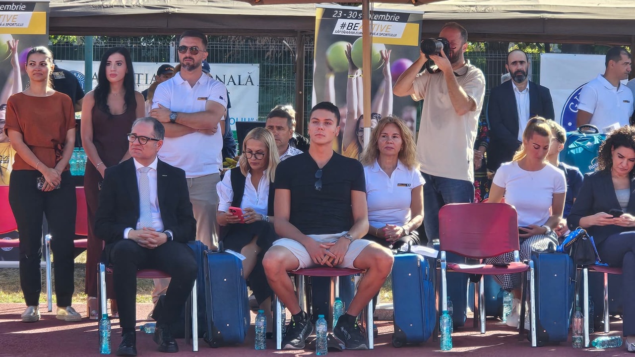 david-popovici-i-a-cerut-lui-ilie-bolojan-banii-pentru-sportivii-medaliati-la-jocurile-olimpice.-a-aparut-o-petitie-online