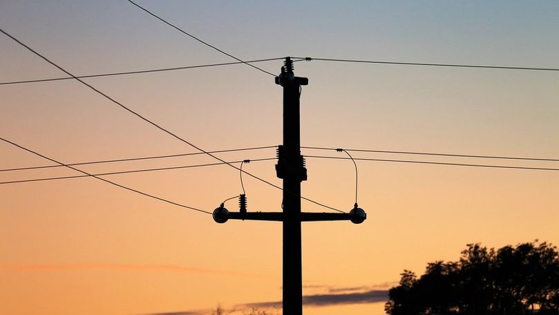 sute-de-case-din-bucium-au-ramas-fara-curent-electric!-localnicii-sunt-revoltati-deoarece-e.on-nu-a-facut-reconectarea-dupa-finalizarea-lucrarilor