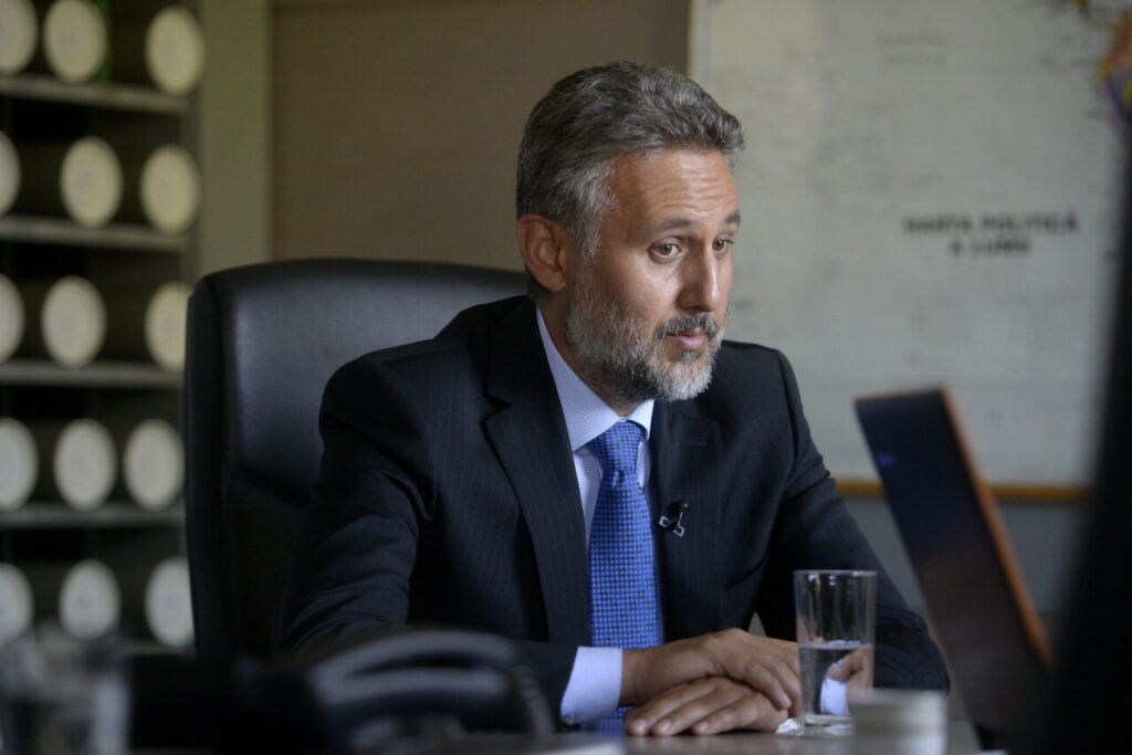 nicusor-dan-il-trimite-pe-marius-lazurca-la-intalnirea-comandamentului-militar-al-nato