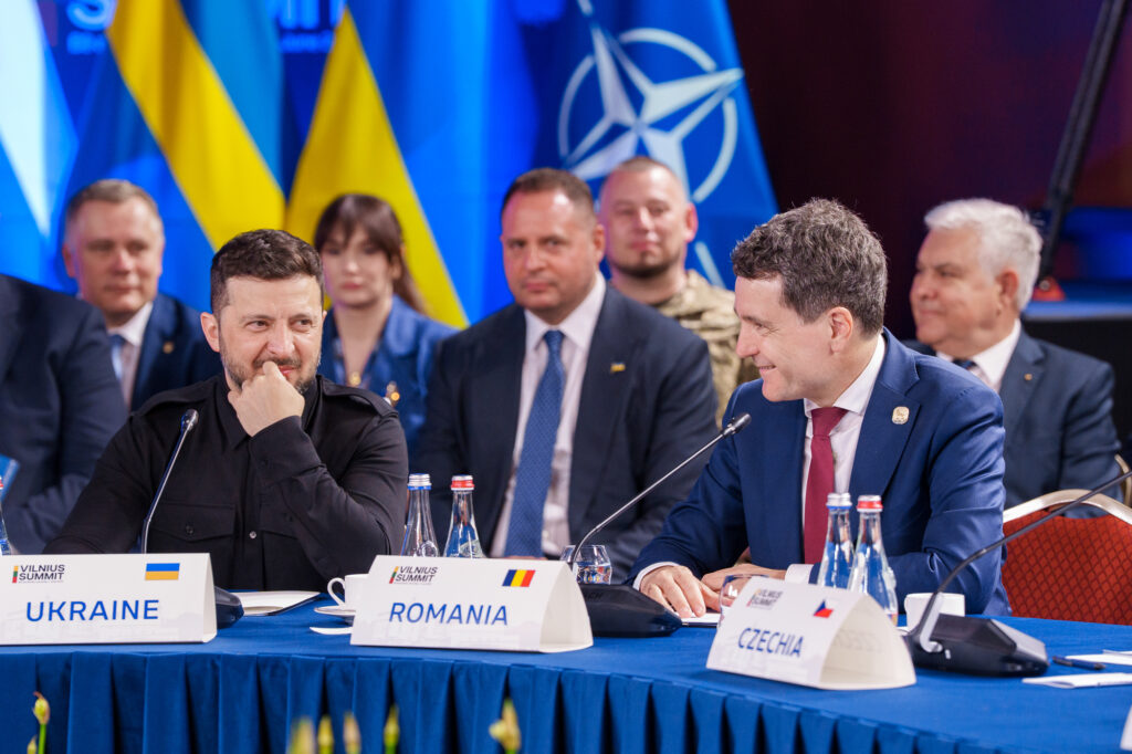 romania-a-indicat-ucrainei-ce-nave-sa-nu-atace-in-marea-neagra.-nicusor-dan:-au-lasat-nava-de-aprovizionare-sa-treaca