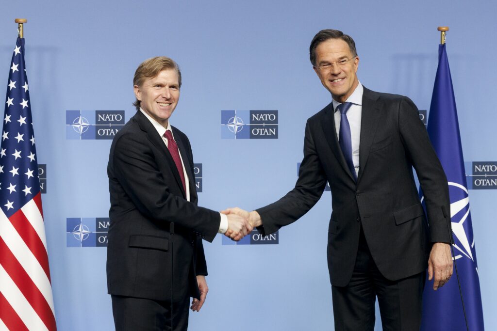 raportul-privind-apararea-sua-ii-indeamna-pe-aliatii-nato-sa-demonstreze-ca-isi-asuma-rolul-de-lider-in-europa