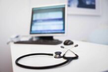 modul-in-care-le-scrii-medicilor-poate-schimba-cat-de-repede-primesti-un-raspuns.-ce-arata-un-studiu