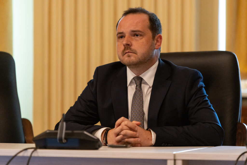 razboiul-pnl-psd,-un-nou-episod:-sanatatea.-banii-pierduti-din-pnrr-si-infrastructura-spitaliceasca-au-fost-motivul-de-cearta