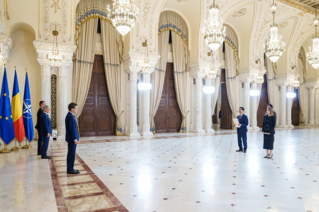 nicusor-dan-a-primit-noii-ambasadori-ai-17-tari.-ce-a-discutat-cu-reprezentantii-iranului,-canadei-si-danemarcei