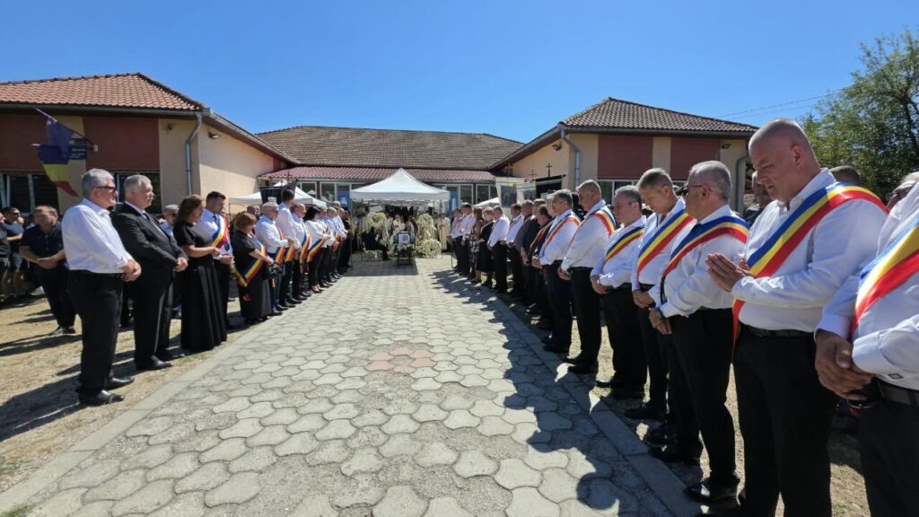 damian-dinis,-primarul-din-baita,-condus-pe-ultimul-drum