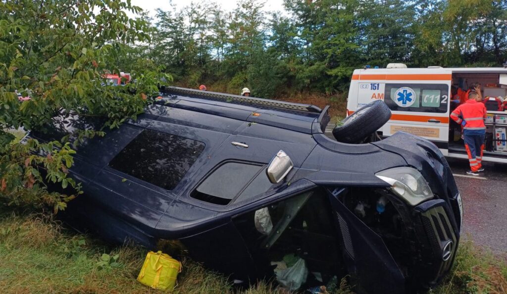accident-rutier-in-localitatea-sarca.-au-fost-implicate-sase-persoane