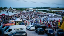 sute-de-oameni-au-venit-cu-autocarele-si-masinile-la-festivalul-de-la-jurilovca,-insa-in-acest-an-evenimentul-nu-se-tine.-cum-s-au-pacalit-turistii