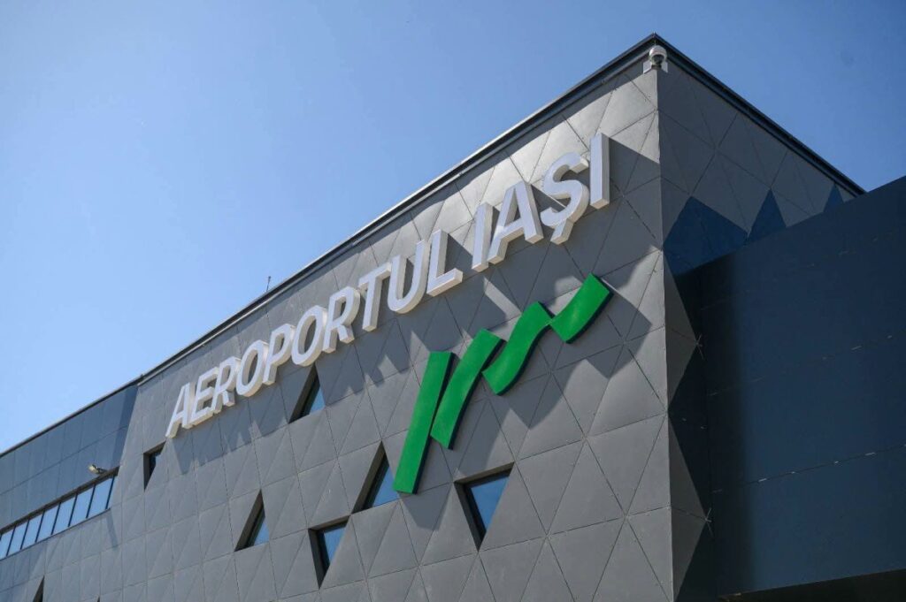 aeroportul-iasi-se-pregateste-pentru-un-val-de-pelerini.-masuri-speciale-si-zeci-de-zboruri-suplimentare