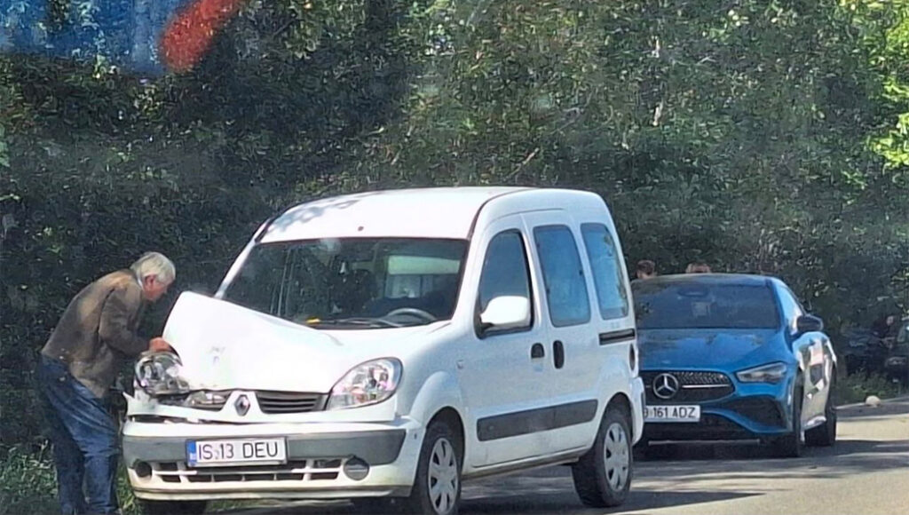 accident-intre-un-autoturism-si-un-moped,-la-blagesti.-un-barbat-de-73-de-ani-a-fost-ranit-–-update