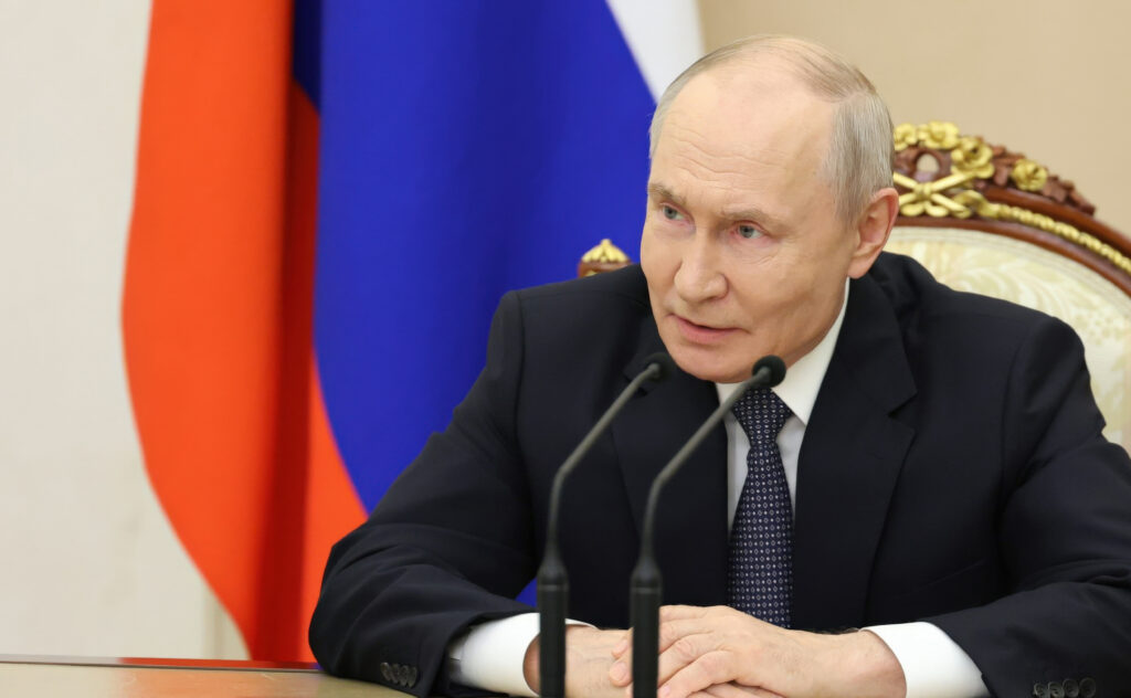 mister.-reprezentantii-kremlinului-anunta-ca-vladimir-putin-se-pregateste-pentru-un-apel-misterios”-international