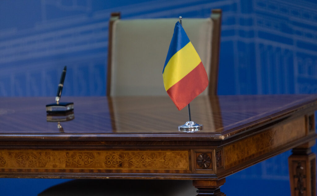 un-fost-ministru-de-finante-spune-ca-asteapta-sa-fie-sunat-pentru-a-accepta-functia-de-premier