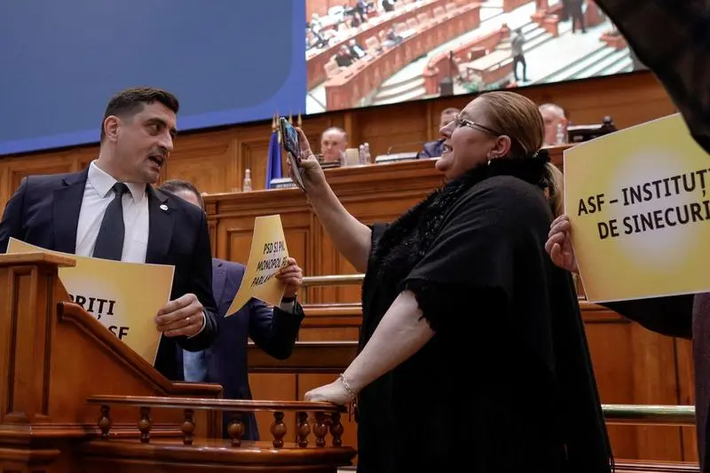 sosoaca-vrea-sa-faca-front-comun-cu-simion-pentru-suspendarea-lui-nicusor-dan