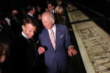 intoarcerea-unei-tapiserii-istorice-de-1.000-de-ani-in-marea-britanie,-un-motiv-de-incredere-intre-natiuni