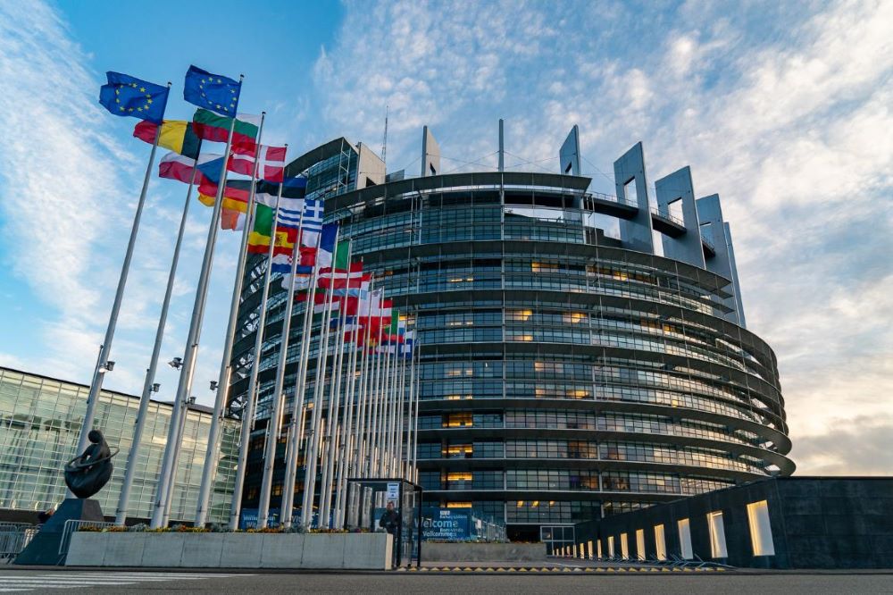 ue-schimba-regulile-pentru-retelele-de-energie:-mai-multe-conexiuni-si-diferente-mai-mici-de-pret-intre-statele-membre