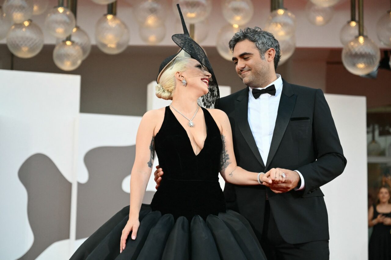 galerie-foto:-lady-gaga-a-devenit-mama-pentru-prima-data