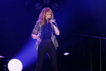 celine-dion-a-revenit-pe-scena.-vip-uri-din-toate-colturile-lumii,-la-primul-ei-concert-de-la-paris