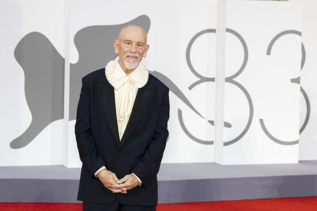 festivalul-de-film-de-la-venetia:-john-malkovich,-desemnat-cel-mai-bun-actor-/-woman-unknown-a-primit-leul-de-aur-pentru-cel-mai-bun-film