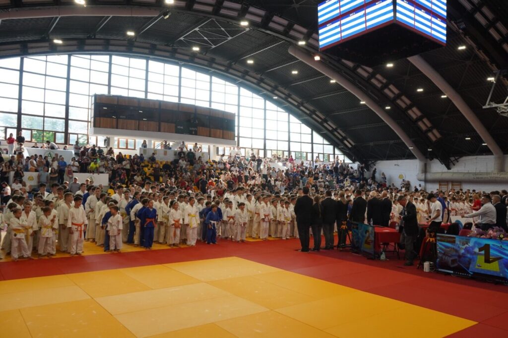 violeta-beclea-szekely,-fosta-mare-atleta,-intre-800-de-judokani-la-sala-agronomia!-multa-lume-m-a-intrebat….-exclusiv